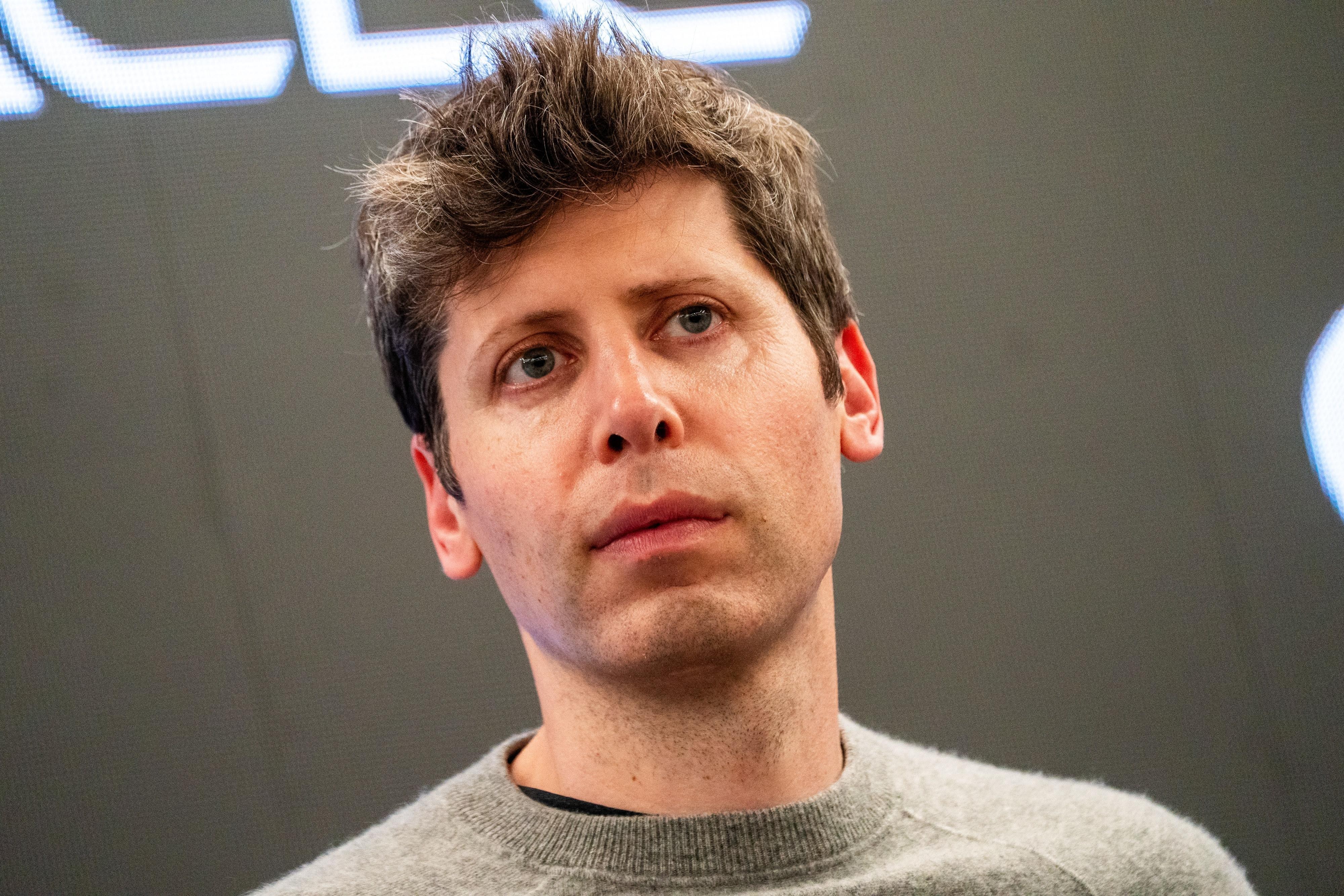 Железный занавес: Apple обвинила OpenAI в промышленном шпионаже
