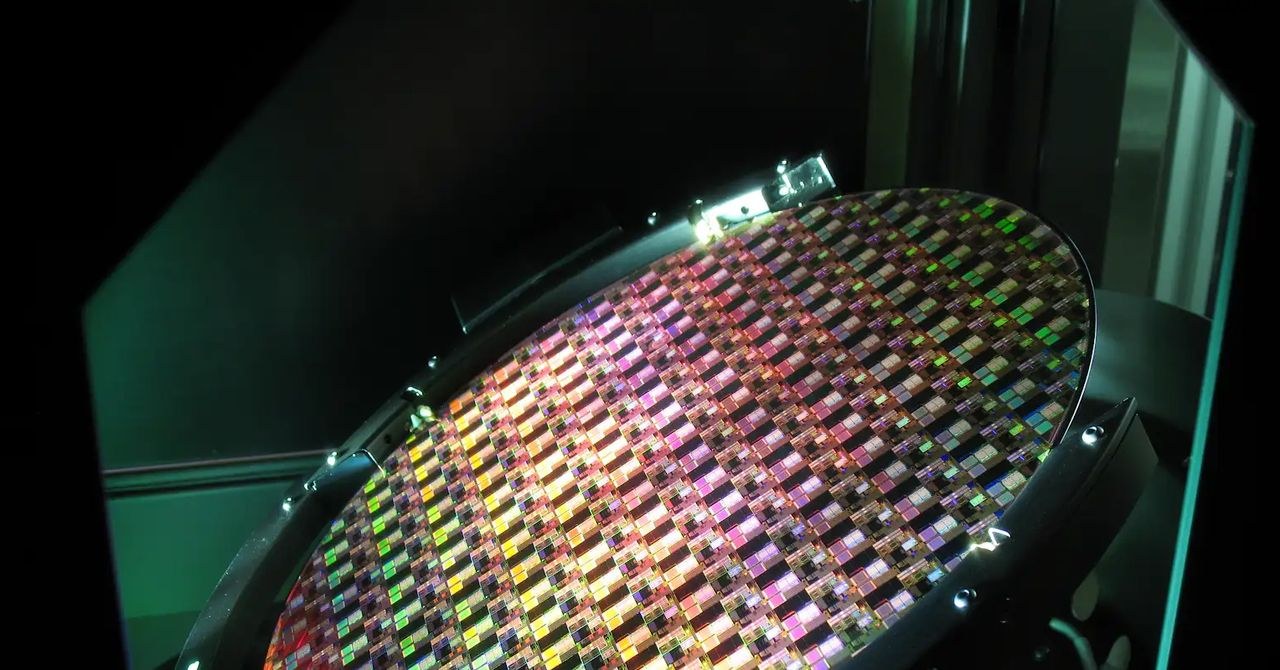 Hardware Economics: Kepler Secures $468M to Bypass EUV for AI Memory