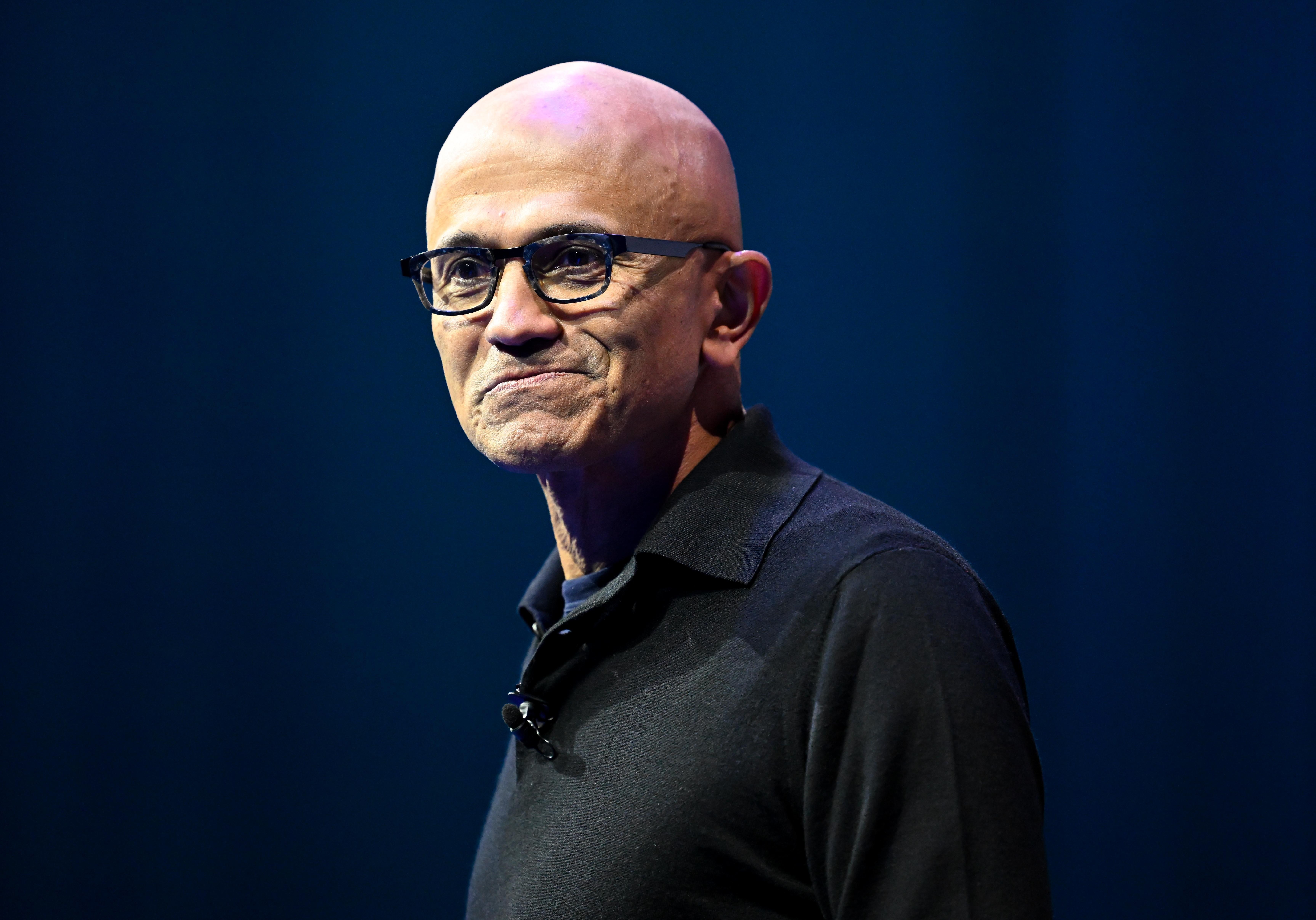 Эффект AI в Microsoft: почему корпорация меняет живых продавцов на дата-центры