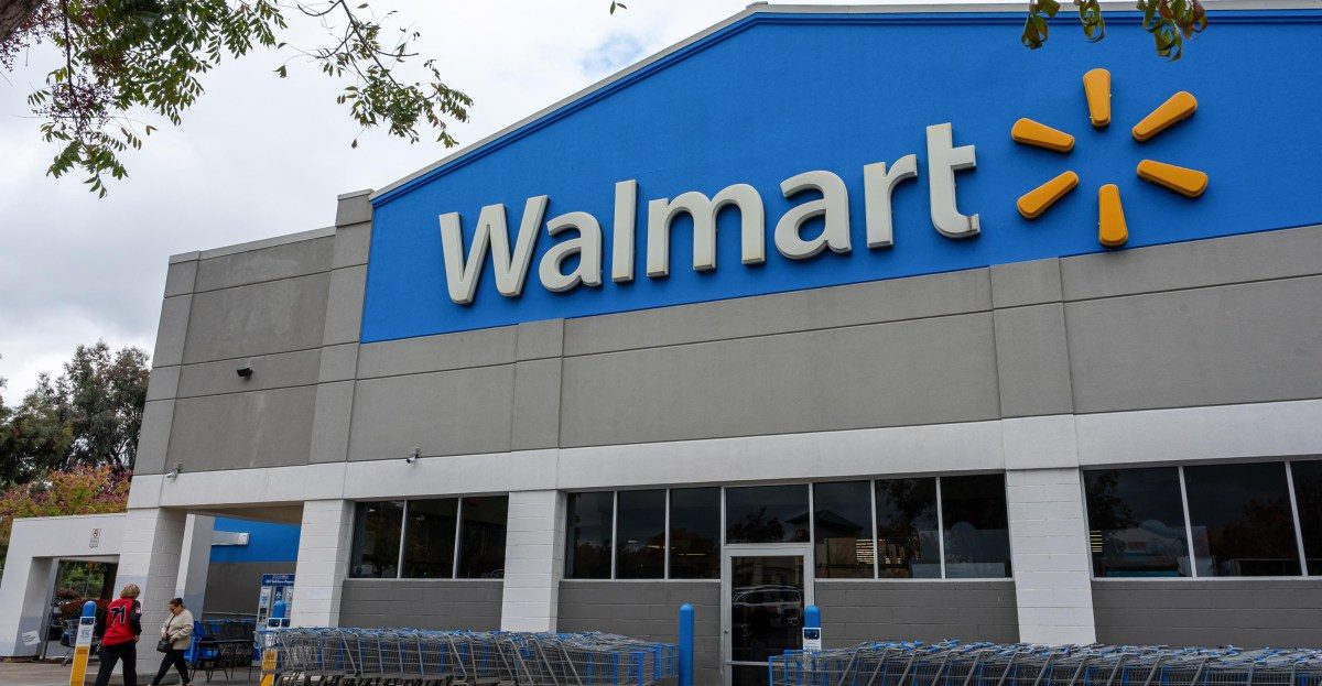 Walmart пускает ИИ-агентов за покупателей а Amazon ставит жесткий заслон